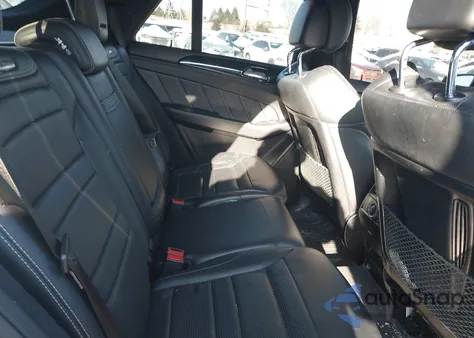 2015 Mercedes-Benz Ml 63 Amg 4Matic z USA, uszkodzony, nr VIN 4JGDA7EB8FA451743